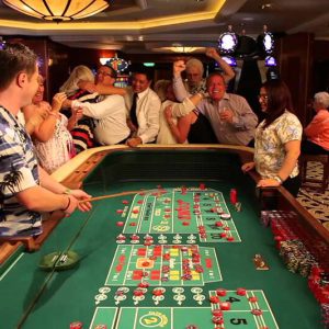 Casino giải trí khi đi tour du thuyền