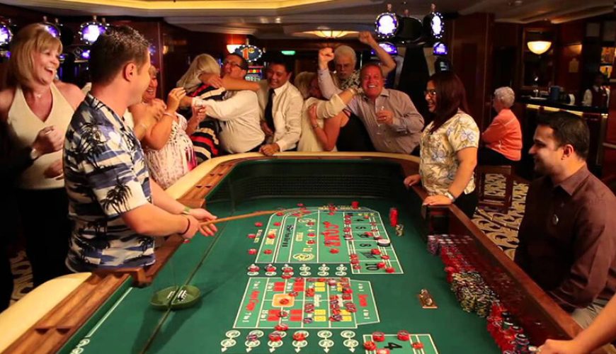 Casino giải trí khi đi tour du thuyền