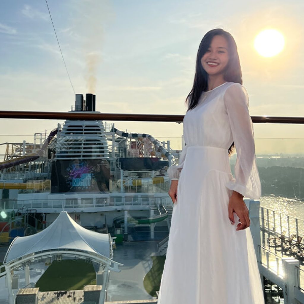 Du Thuyền Á Châu