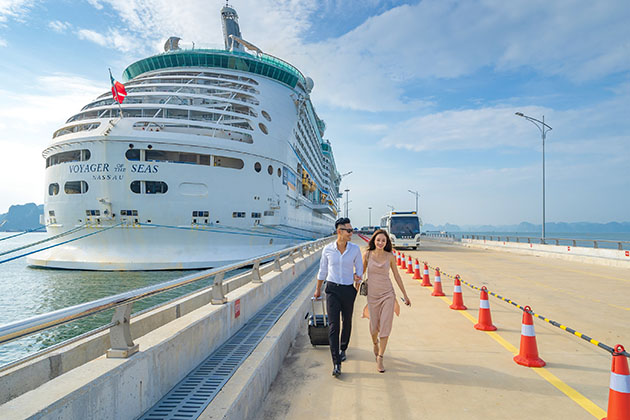 Du thuyền Voyager of the Seas mang lại cảm giác thoải mái cho cặp đôi