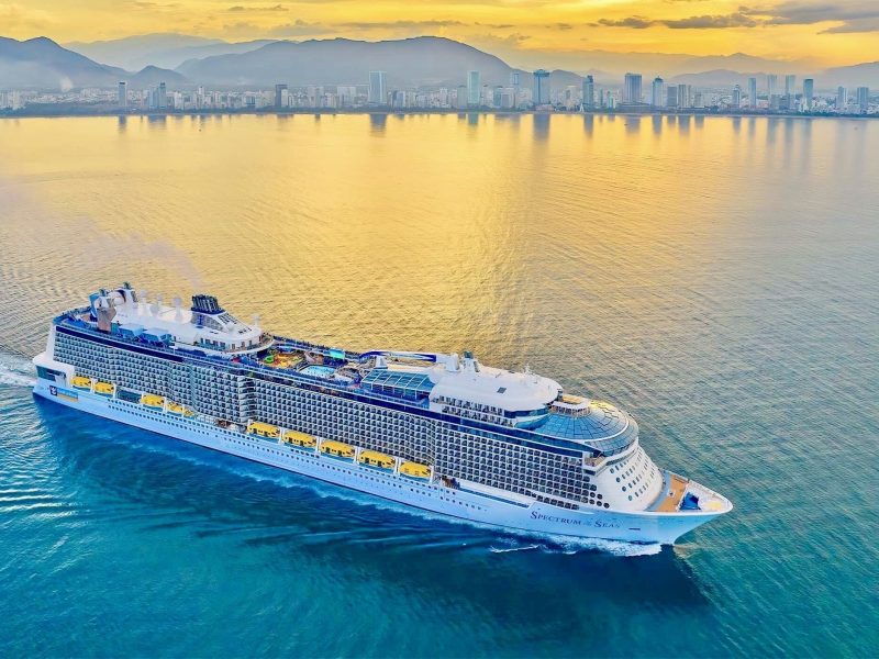 đi tour du thuyền Spectrum Of The Seas sang trọng