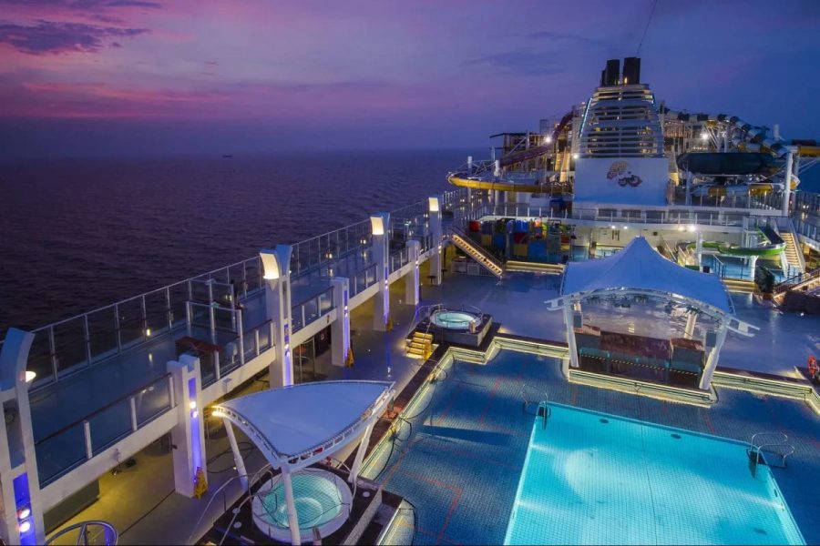 đi tour trên du thuyền genting dreams