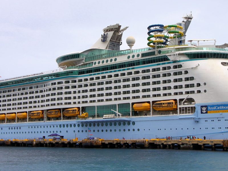 du lịch trên du thuyền Voyager of the Seas