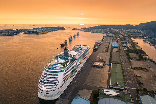 Tour du lịch du thuyền Voyager of the Seas khởi hành từ Hà Nội/ Tp. Hồ Chí Minh